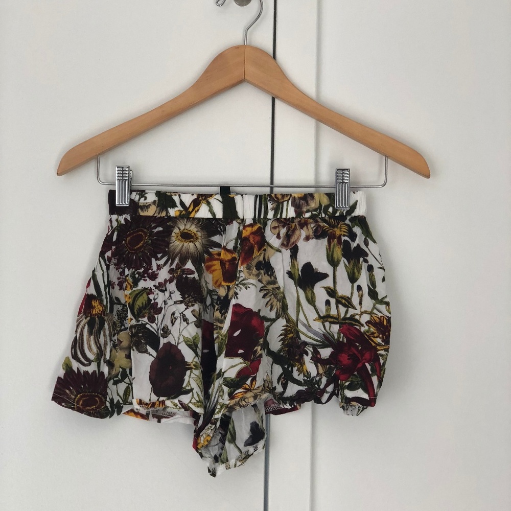 Cute Floral Short shorts comfortable flowy fun